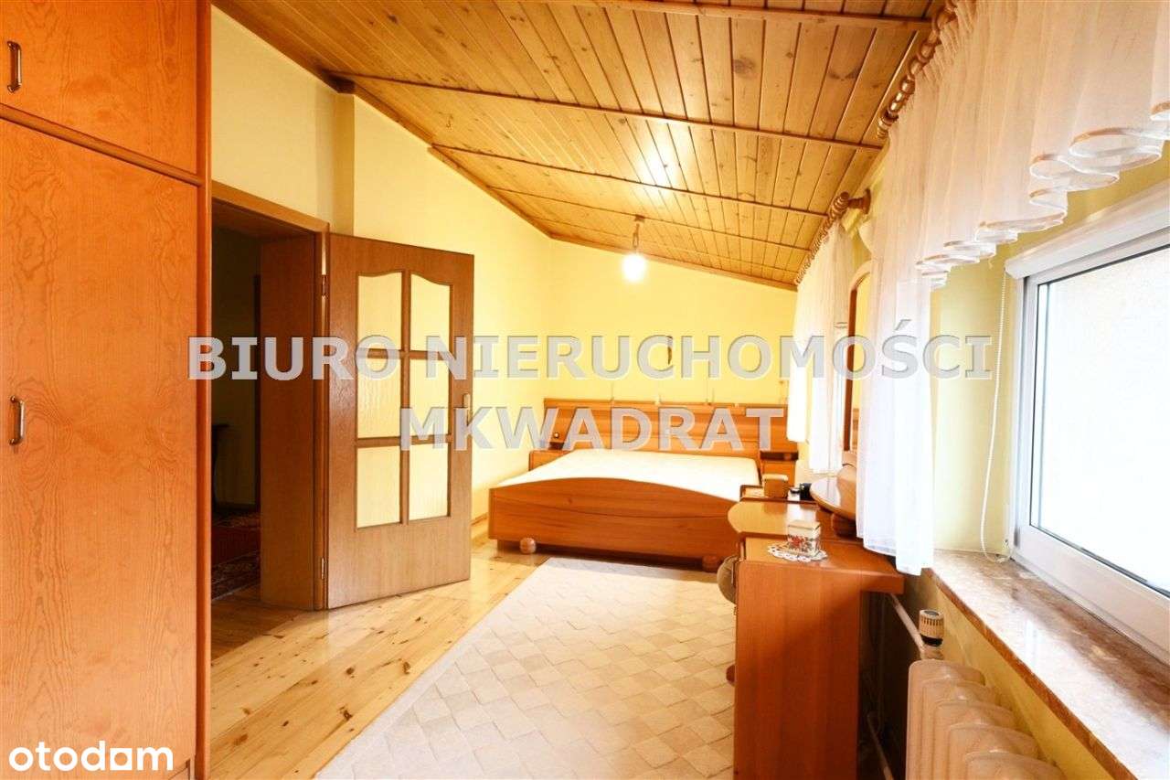 Zadbany, duży dom z garażem tuż przy centrum-17