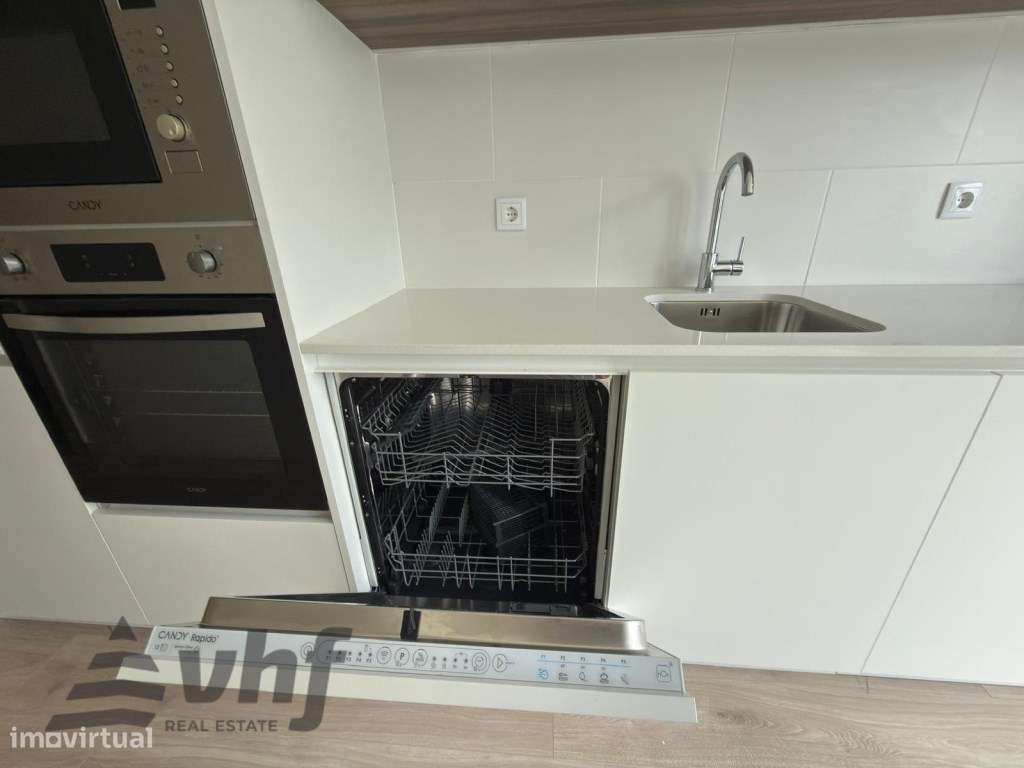 Estúdio Novo com Acabamentos Premium e Lugar de Garagem-5