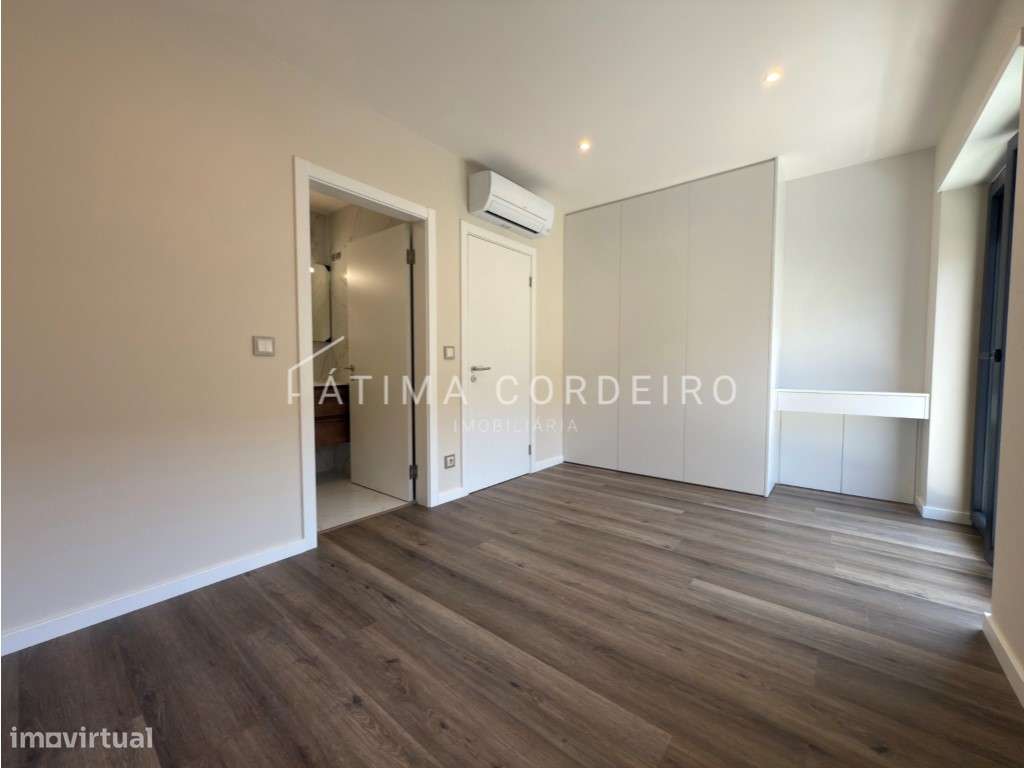 T4 de Luxo com Terraço de 115 m² no Coração de Almada-21