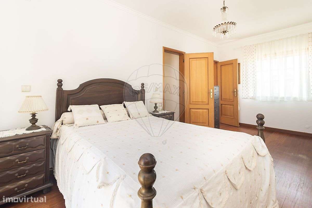 Moradia T4 com 570 m² de Terreno em São João das Lampas-35