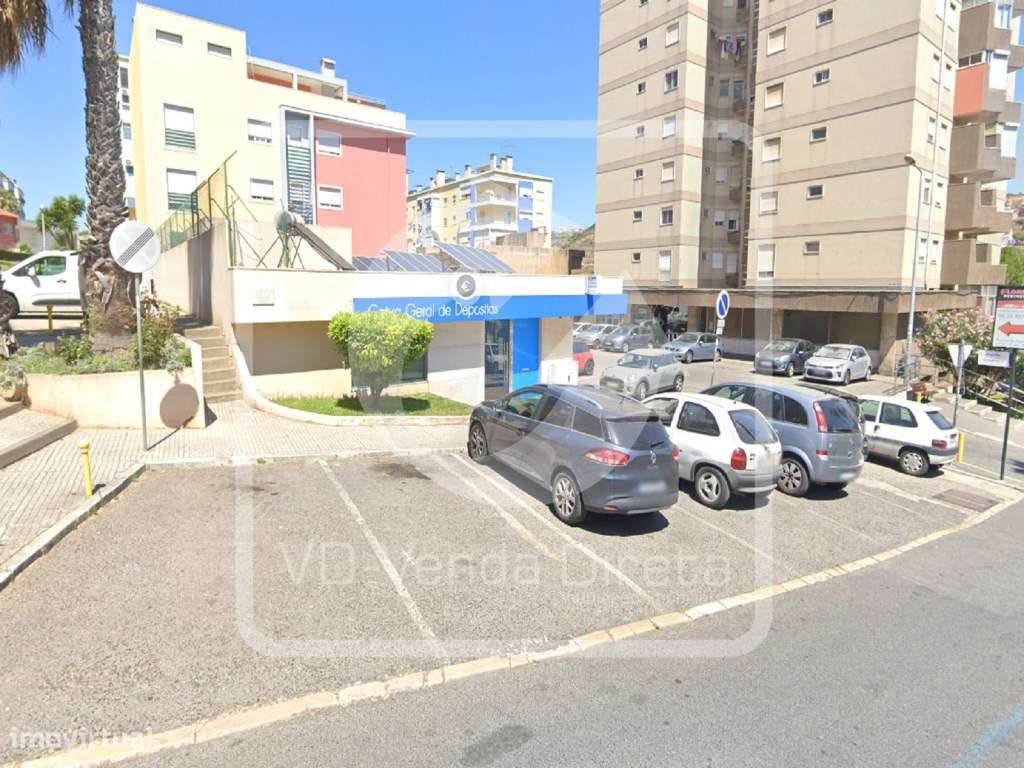 IMÓVEL DA BANCA - Loja com 370 m² no centro da Póvoa de Santo Adrião. - Grande imagem: 2/14