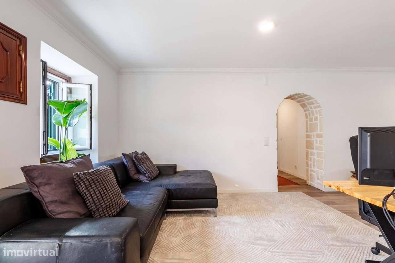 Apartamento T3+1 com Terraço e 3 Wcs em Galamares, Sintra-8