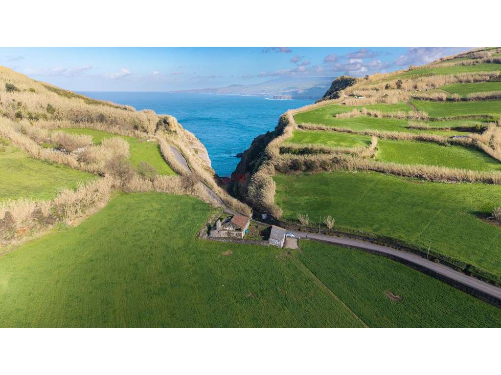 Produto Único, junto ao Porto e Farol da Ribeirinha, Ponta do Cintr...-5