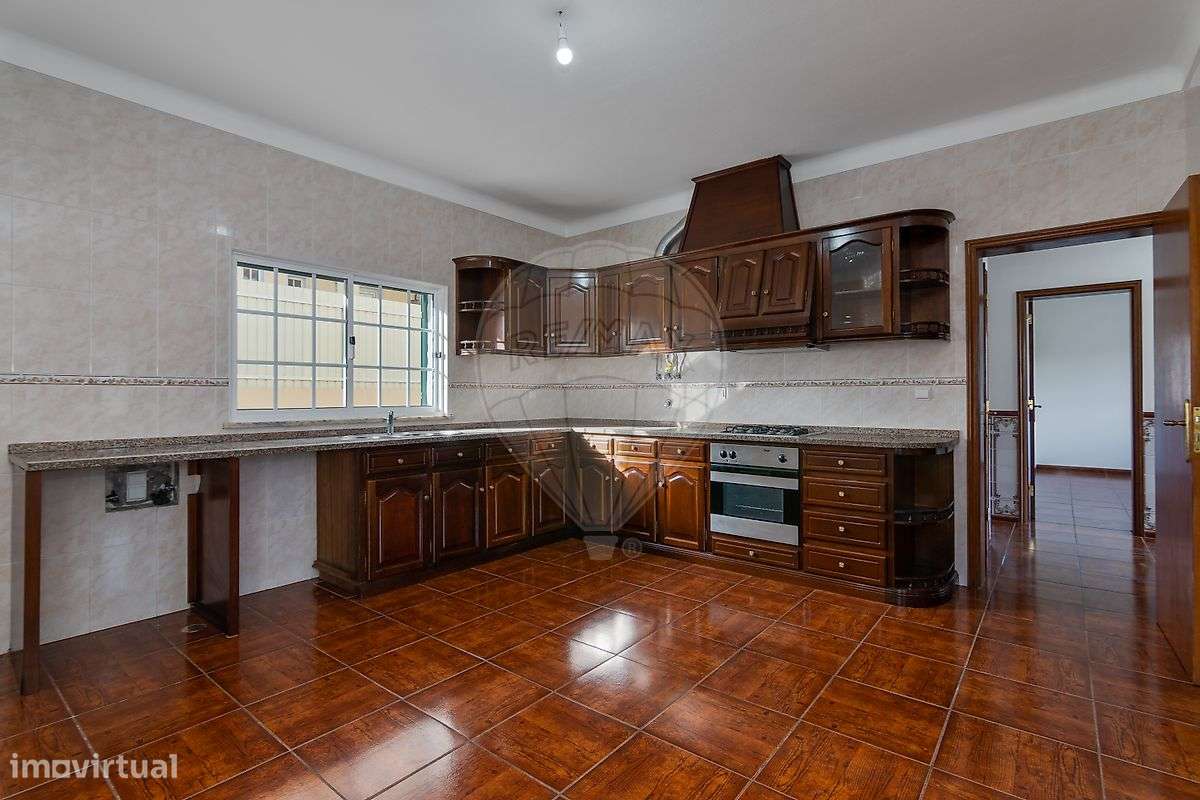 Moradia isolada T2+2 para venda na Quinta do Conde-4