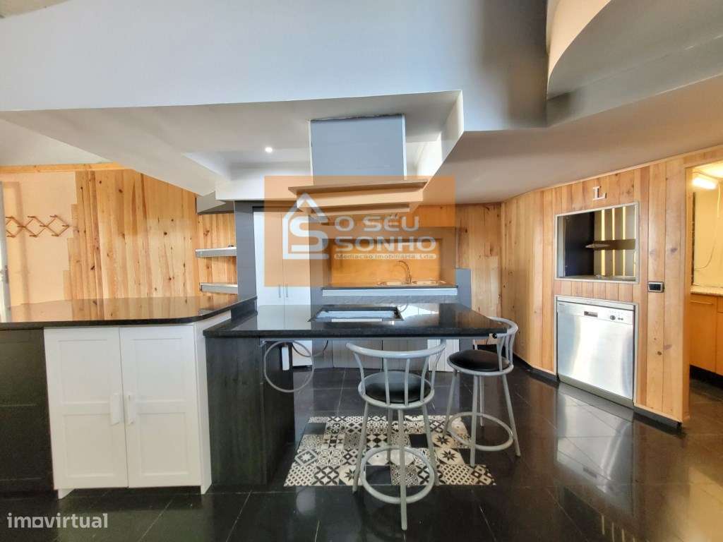 Prédio Urbano no Centro de São Brás de Alportel - Grande imagem: 4/29