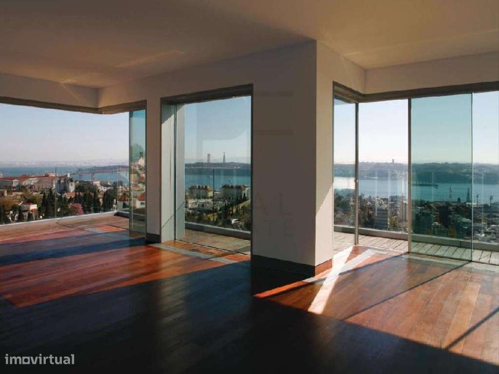 T4 com Vista de Rio - Grande imagem: 5/19