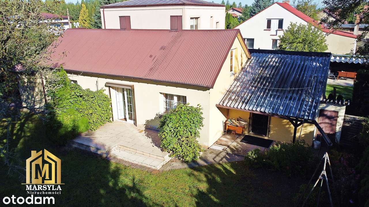 Mały dom na pięknej działce- prywatny sad, zieleń, cisza i spokój.-9