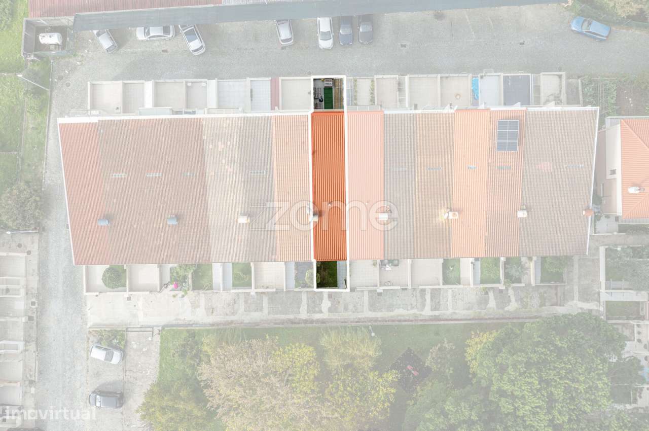 MORADIA EM BANDA T3 EM AMARES - Grande imagem: 3/33