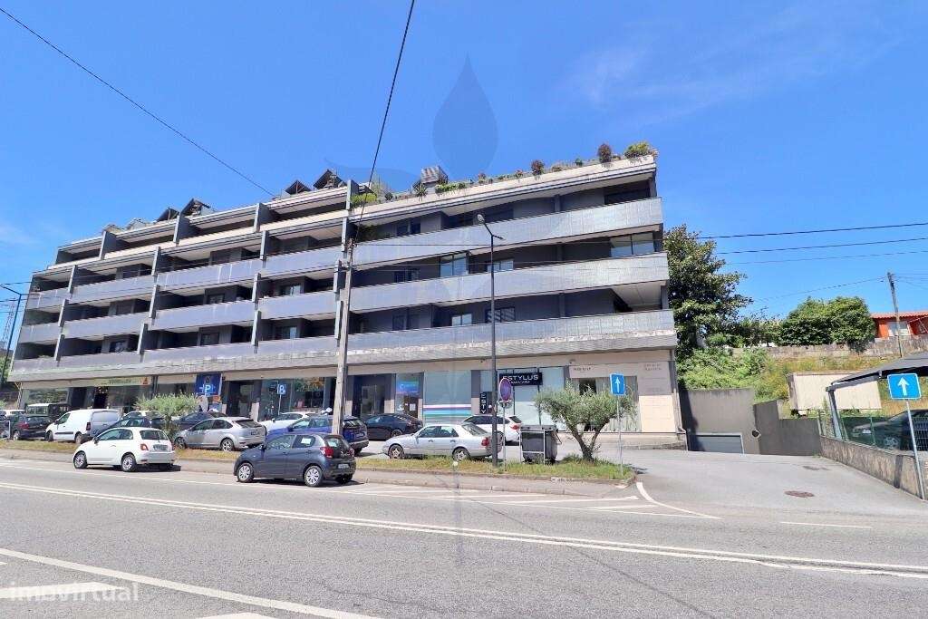 Apartamento T4 em Celeirós | 4 Suites | Garagem para 2 Viaturas-37
