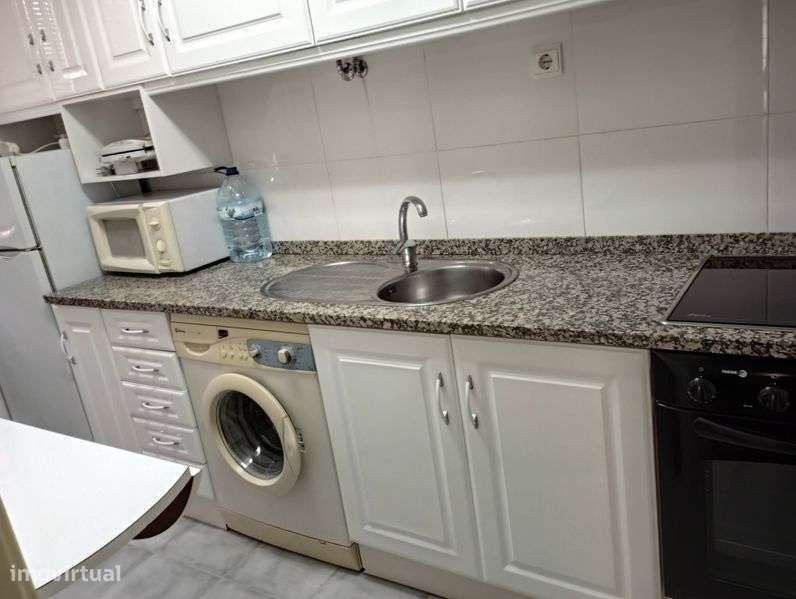 Aluga- se casa a estudante - Grande imagem: 4/8