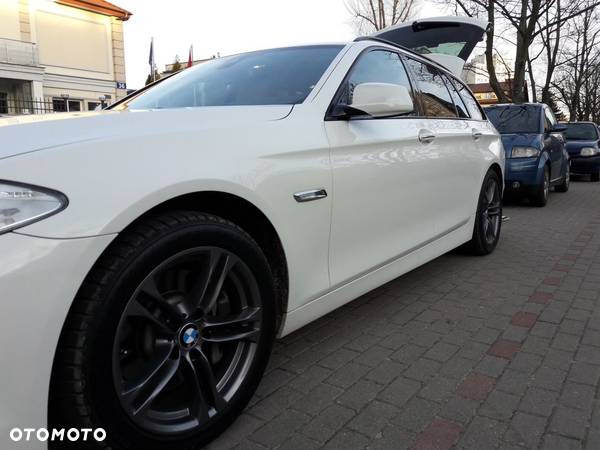 BMW Seria 5 525d xDrive - 25