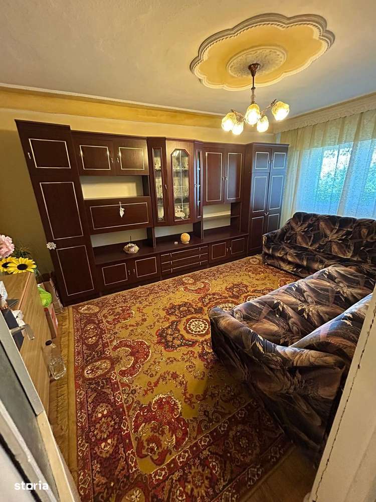 De vanzare 3 camere,2 balcoane zona Piata Mare - Imagine principală: 5/9