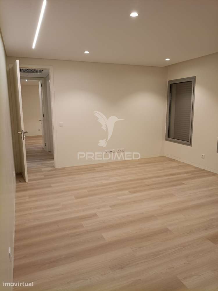 T2 com Garagem – Junto a Serralves e Universidade Católica - Grande imagem: 3/8