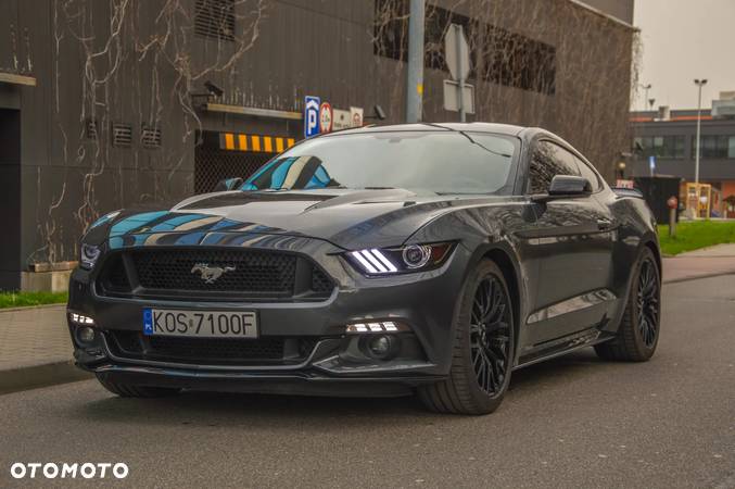 Ford Mustang - 1