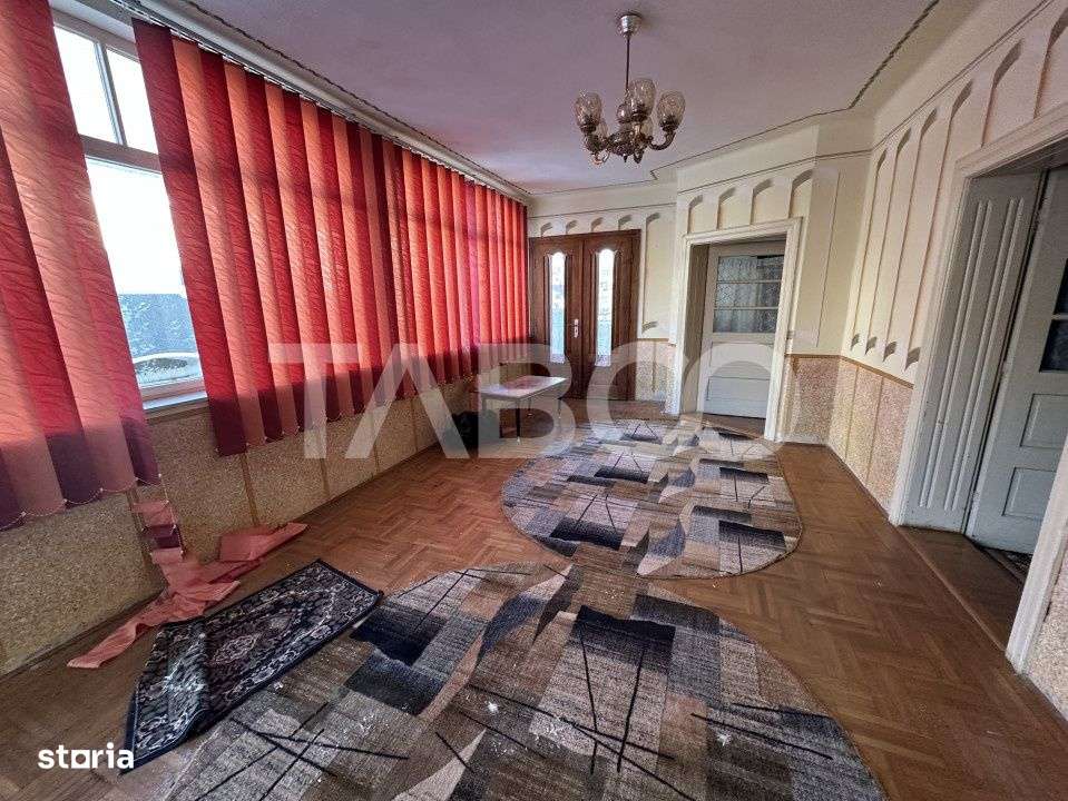 Casa cu potential de investitie 280 mp utili teren liber 2064 Cincu - Imagine principală: 3/11