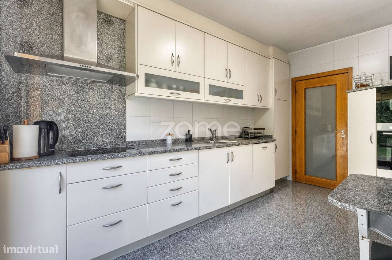 Moradia T4 com 4 suítes, na Rua Gomes Teixeira, Matosinhos-17