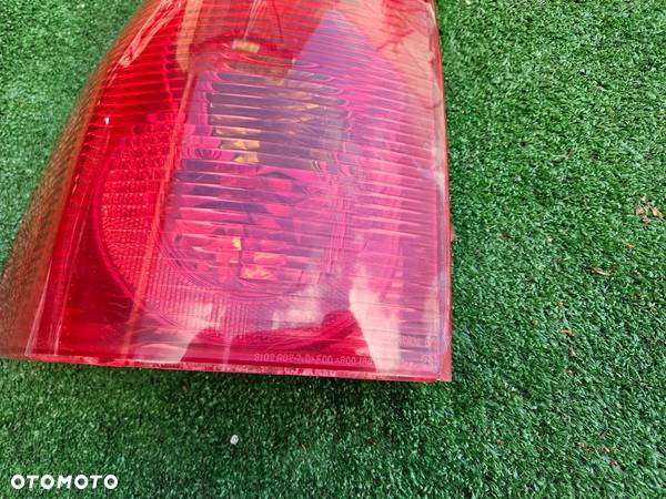 LAMPA LEWY TYŁ PEUGEOT 307 SW PRZEDLIFT 01- - 4