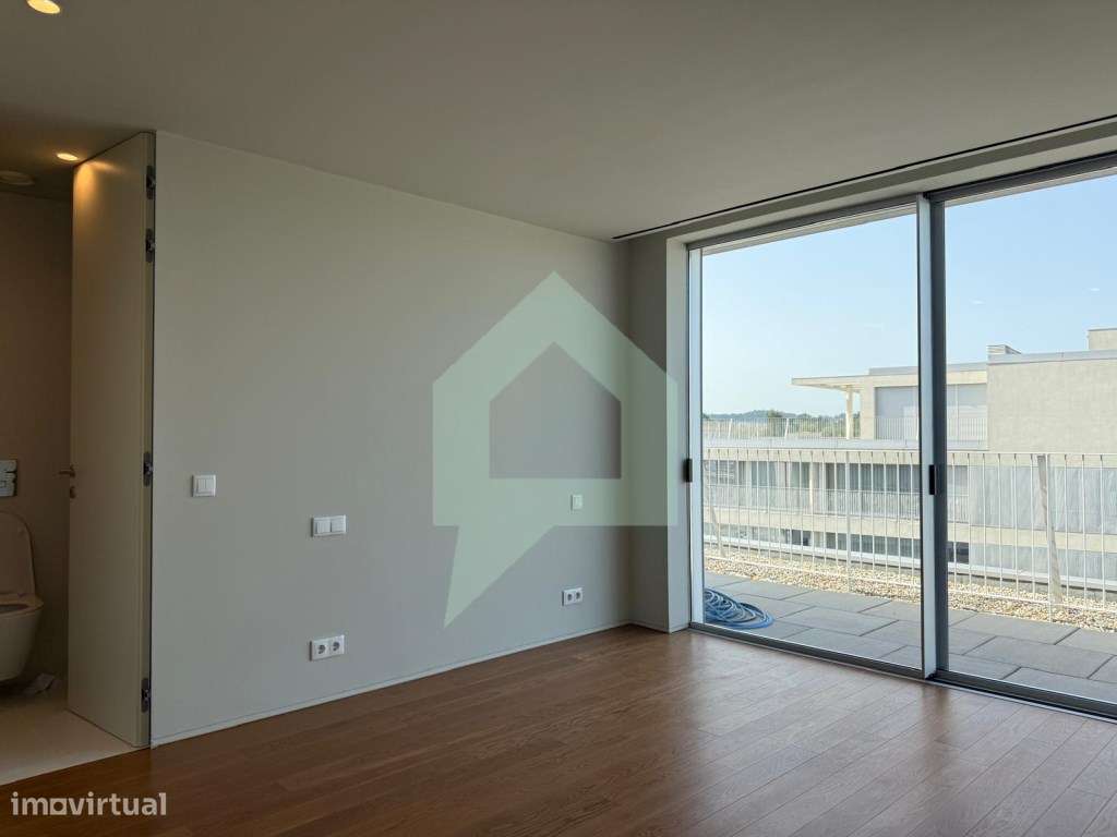 Apartamento T4 com vistas únicas em Barcelinhos, Barcelos.-13