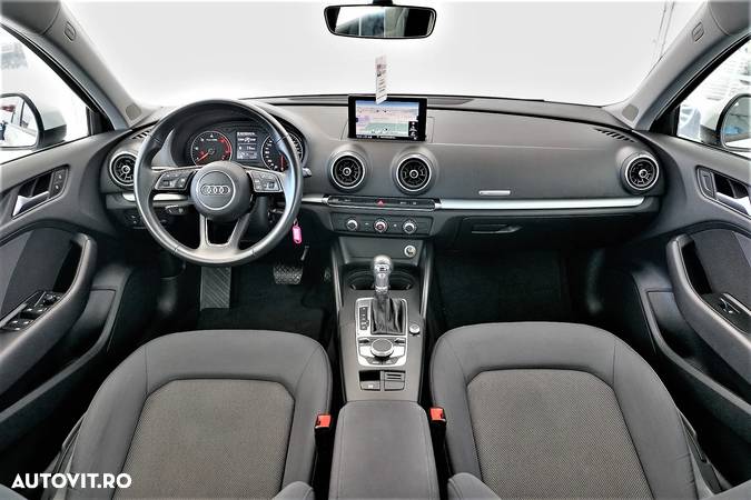 Audi A3 1.6 TDI S tronic Design - 8