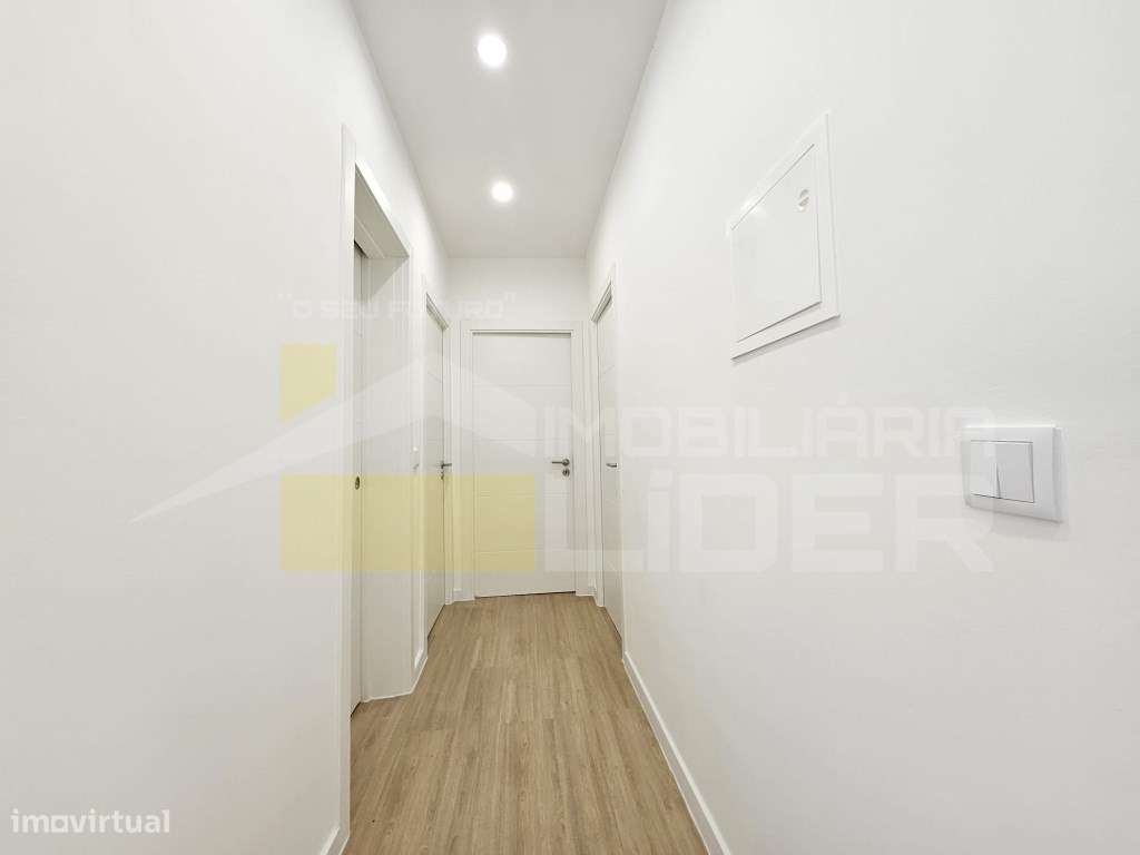Moradia T4 na Freixofeira a 5 minutos da Freiria. 
Espaço, confort...-17