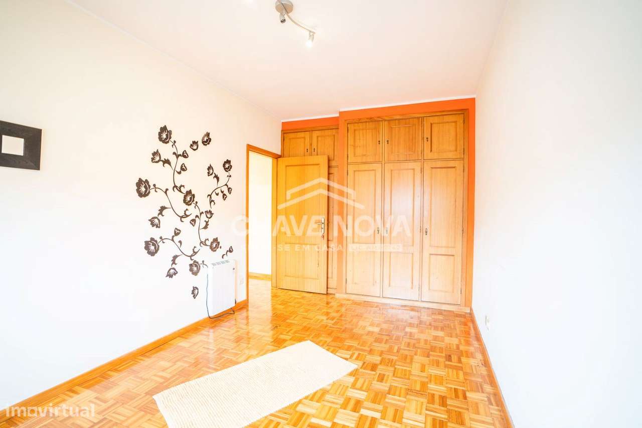 Apartamento T2 Usado em otimo estado em Oliveira do Douro-18