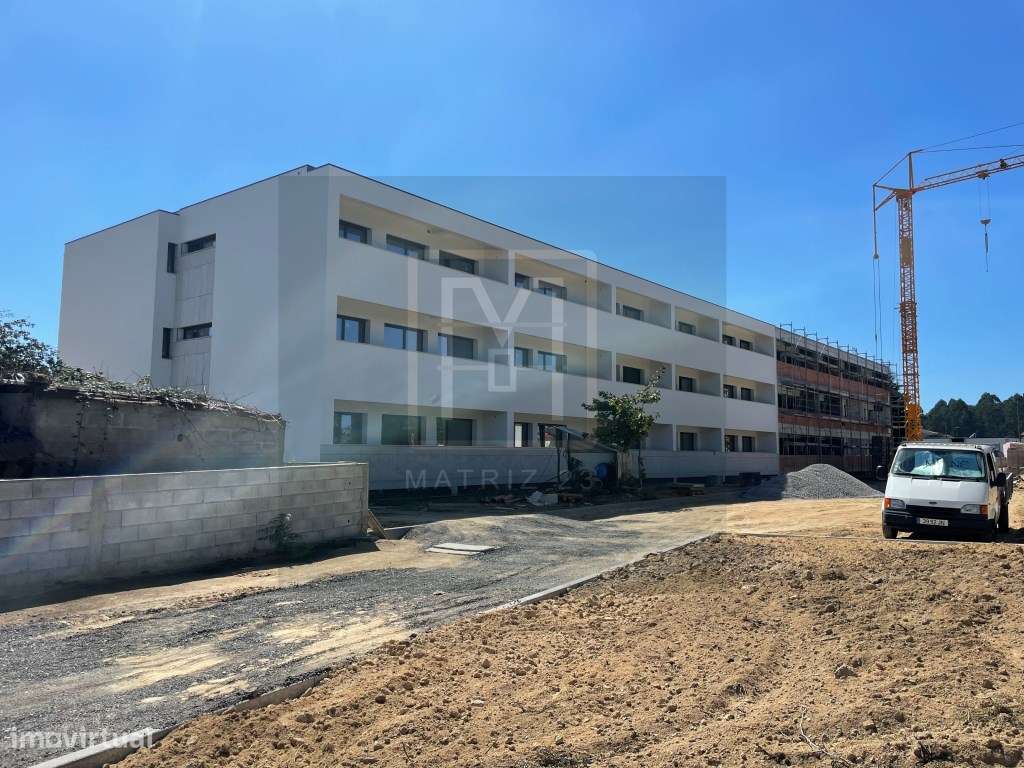 APT T2 | 2 VARANDAS | 2 LUGARES DE GARAGEM | PAÇOS DE FERREIRA-11