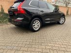 Volvo XC 60 B4 MHEV AT8 AWD Momentum Pro - 8