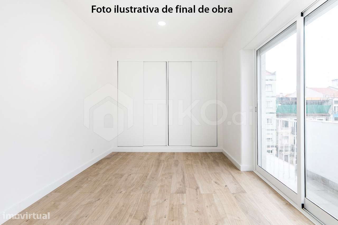 T2+1 Totalmente remodelado em Odivelas – Pronto a habitar | Excelente-14