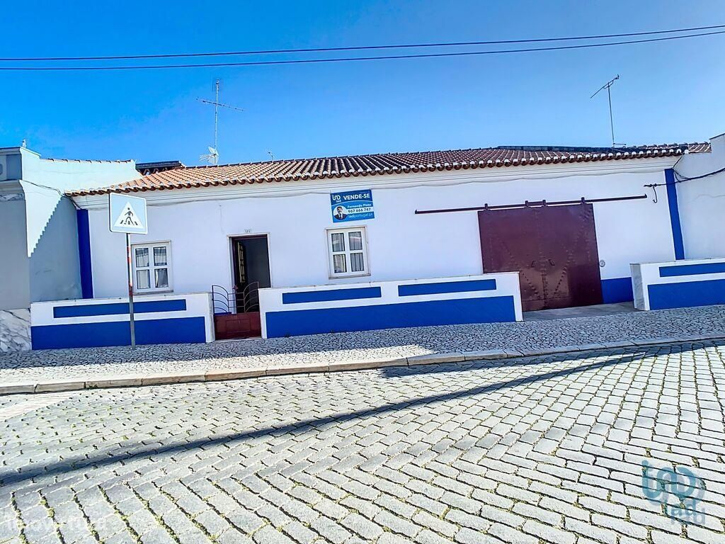 Casa de aldeia T3 em Évora de 217,00 m2