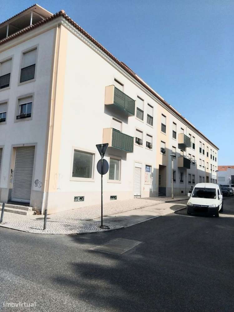 Maravilhoso T2 situado no Bairro Salgado (zona histórica) - Grande imagem: 2/21