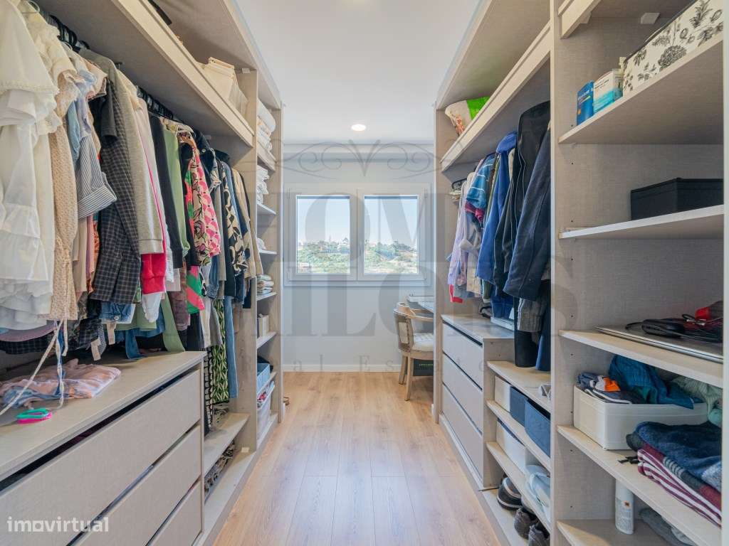 Moradia T3 em Caneças, com excelente jardim e garagem-19