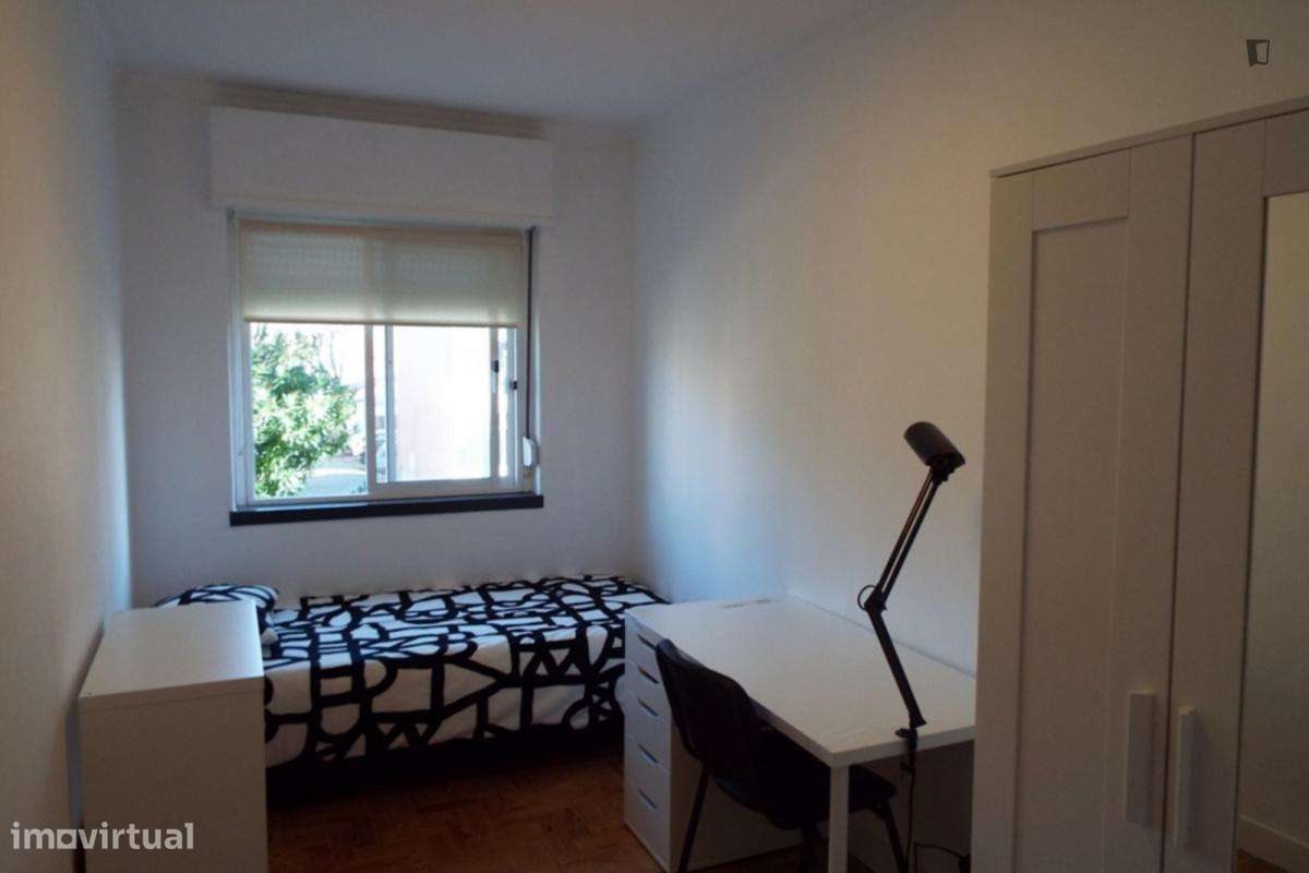 Quarto - localizado em Oeiras Lisbon - Grande imagem: 5/7