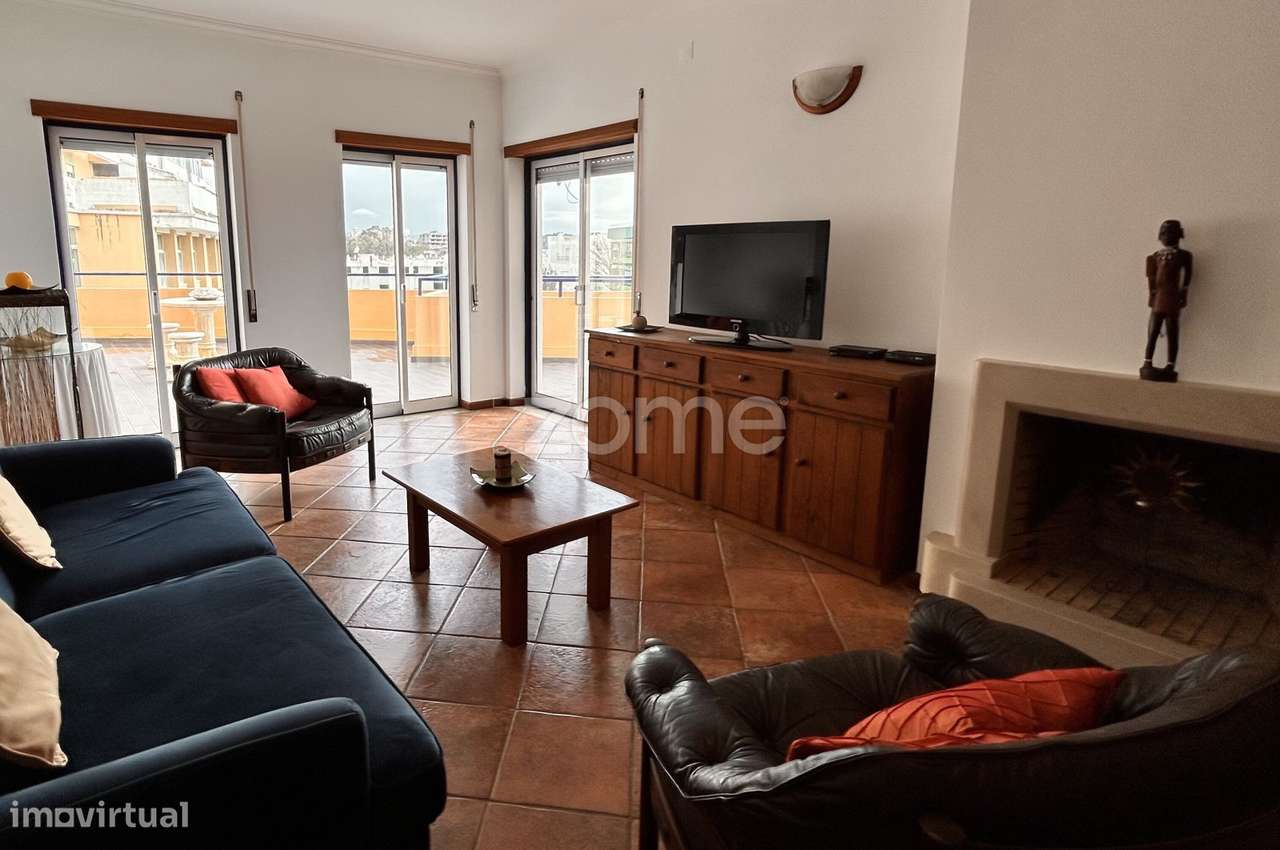 Apartamento T3 Nazare Todo Mobilado C Lugar De Garagem