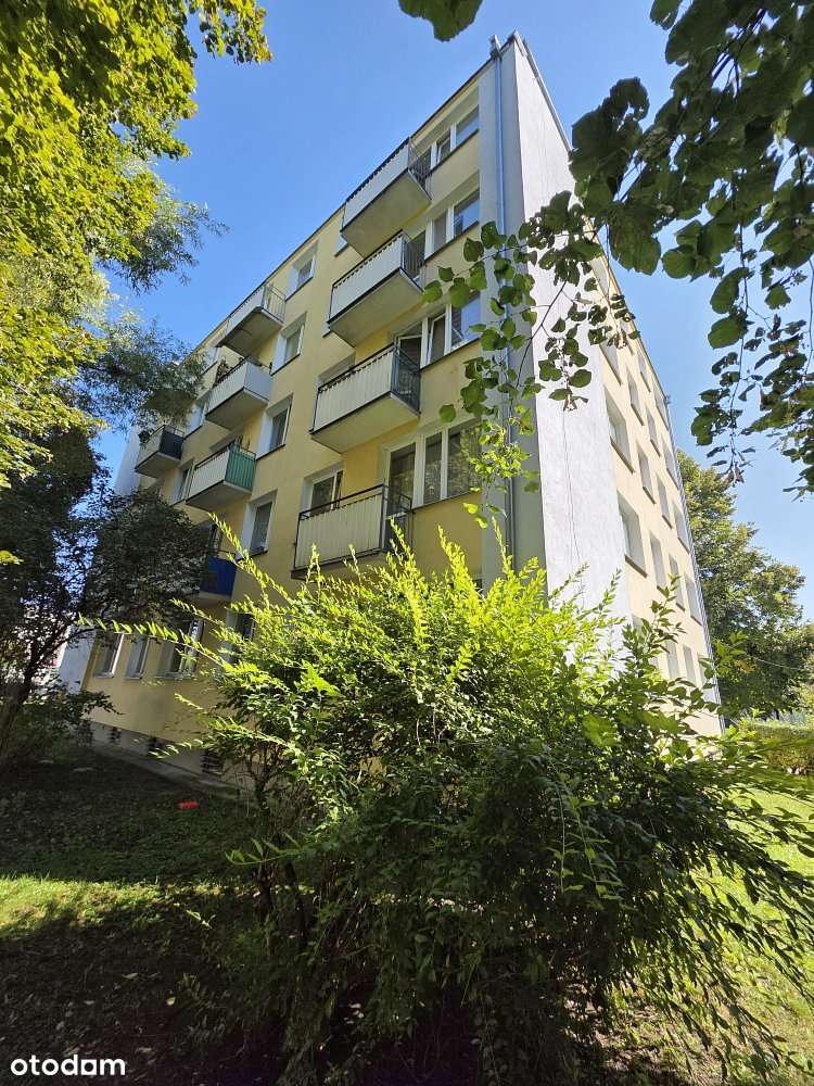 Mieszkanie/kawalerka 28 m2 do remontu z balkonem