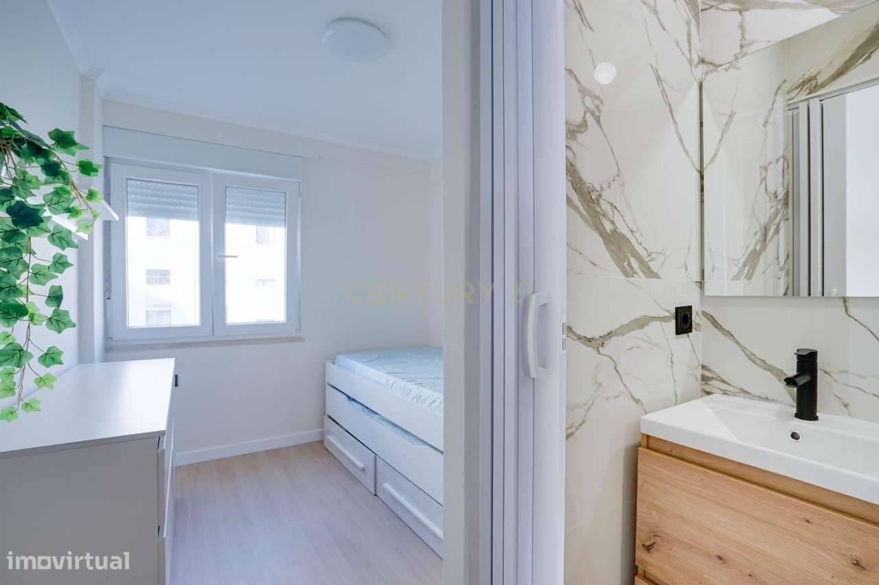 Apartamento T2 remodelado na Rinchoa-20