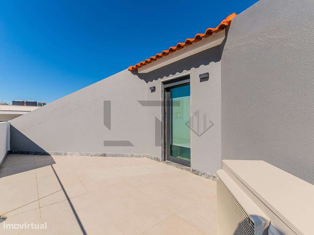 Fantástica Moradia T4 Moderna com Vista Mar, Jardim e Estacionament...-10