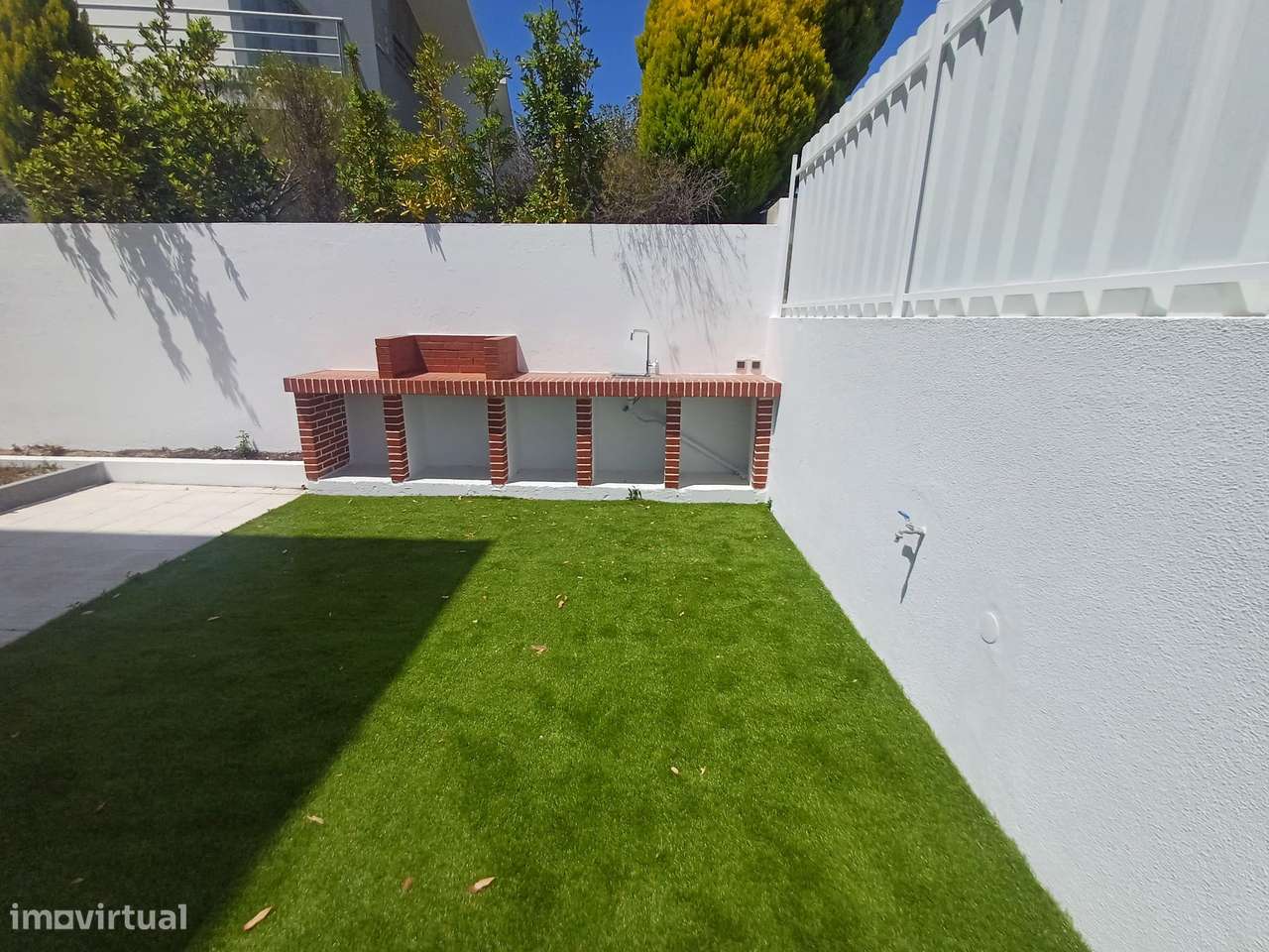 Excelente Moradia T4 garagem jardim Sampaio Sesimbra-9