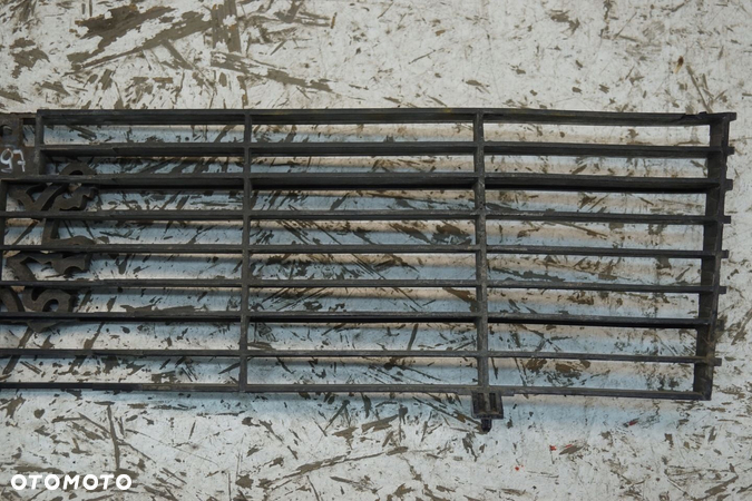 GRILL ATRAPA PEUGEOT 504 - 12