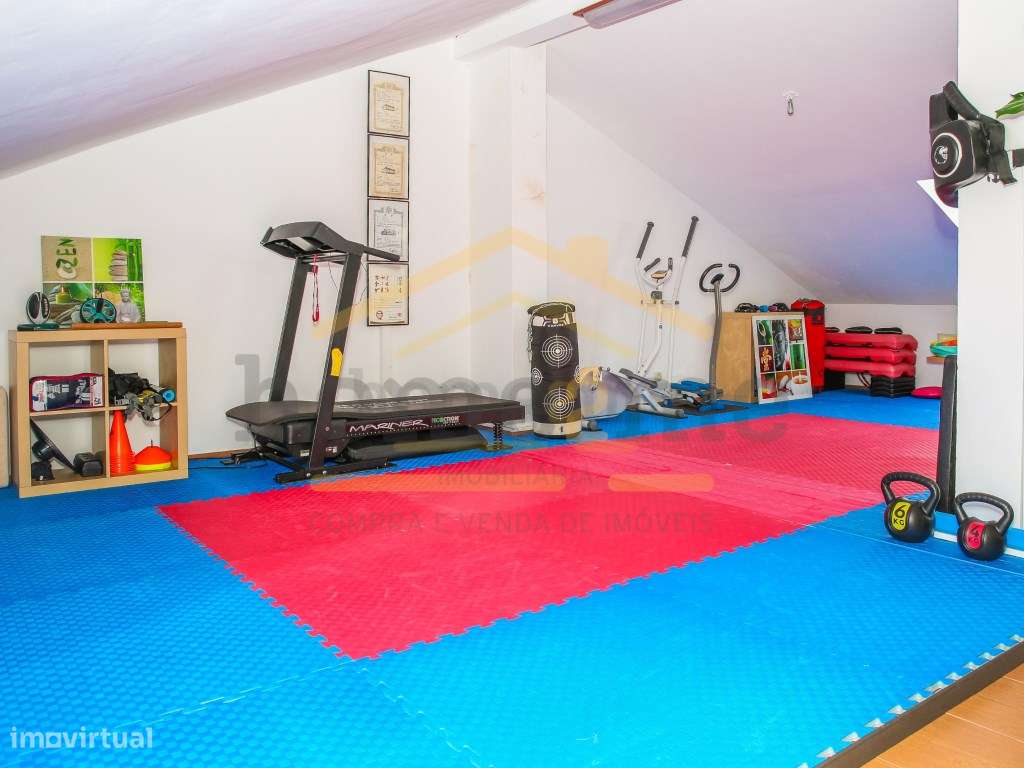 Fantastica Moradia de T3 com garagem e vista desafogada-25