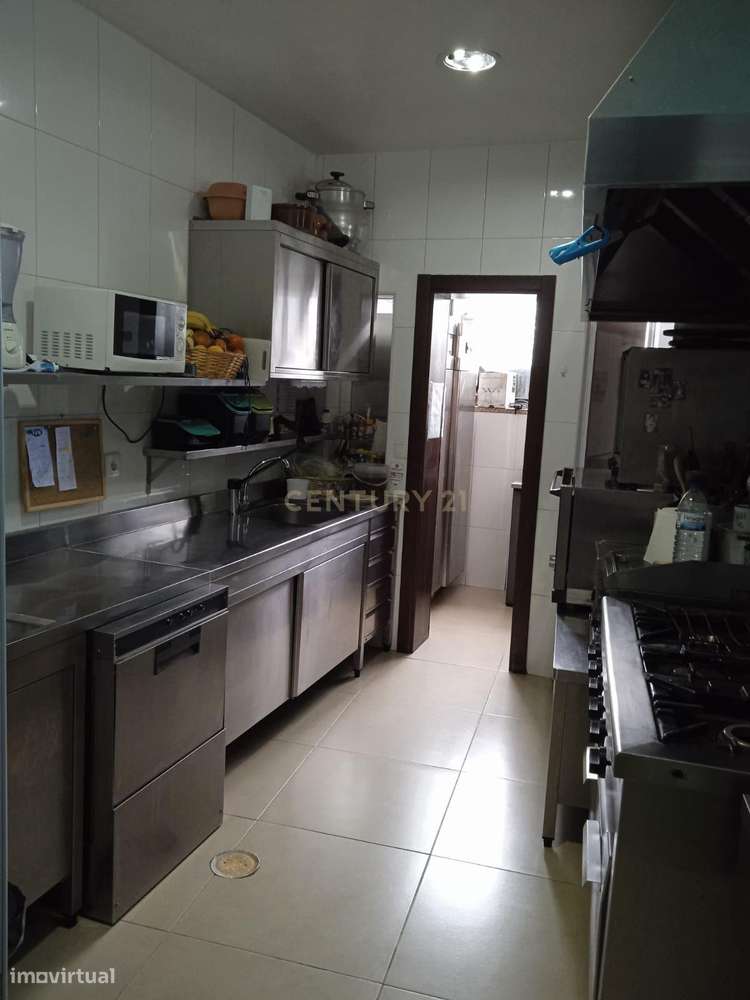 Trespasse do Emblemático "Café Dorna" na Guarda! - Grande imagem: 4/6