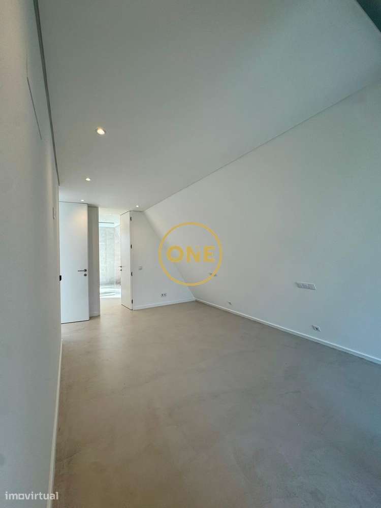 Moradia NOVA T3+1 | 330 m2 | Piscina | PRAIA | Francelos-26