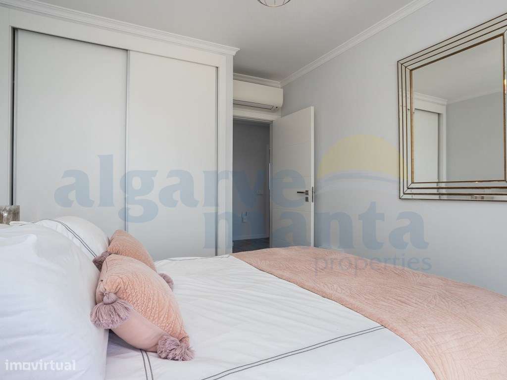 EXCLUSIVO! Moradia T3 Moderna com Piscina Privada no coração de Vil...-50