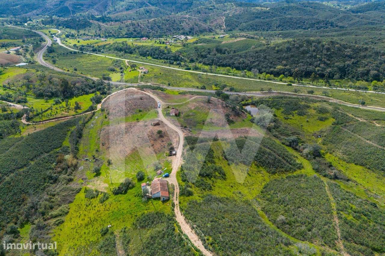 QUINTA COM 2 CASAS E 1 ARMAZÉM EM TERRENO COM 4,15 ha | S. MARCOS DA S - Grande imagem: 2/36