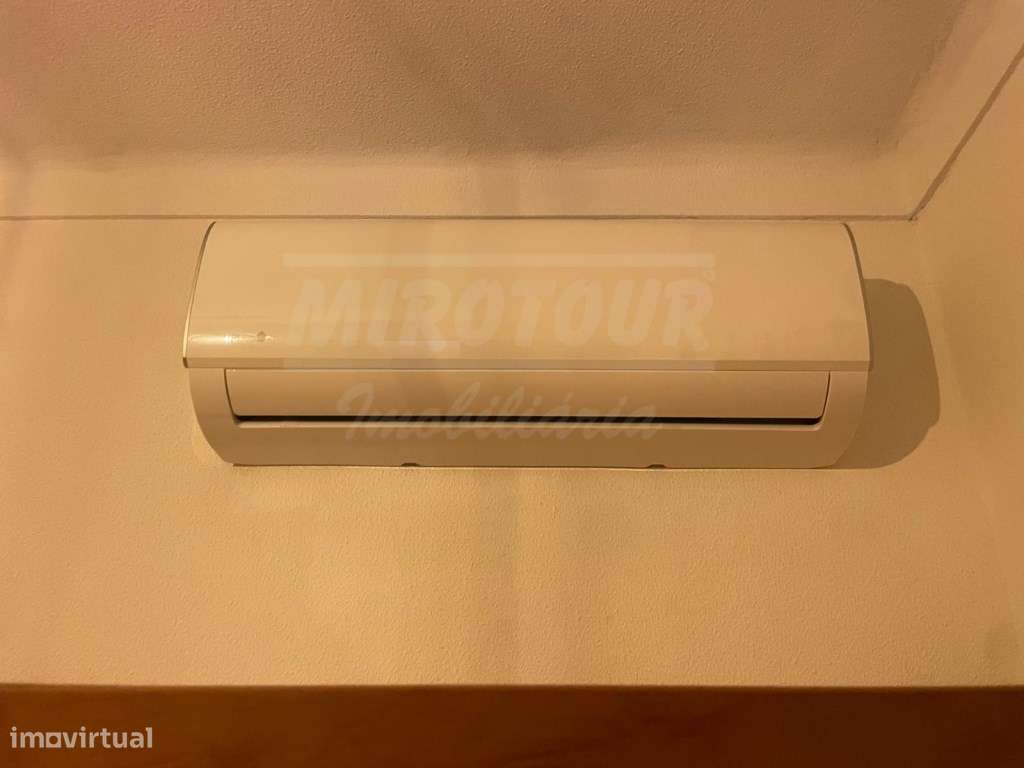 Moradia T4+3 com garagem, terraço e logradouro nas Ermidas-Sado-23