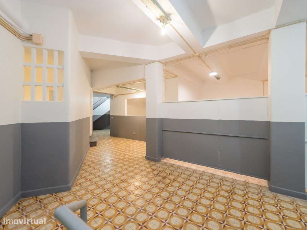 Loja para Investimento ou Comércio - Falagueira, Amadora-38