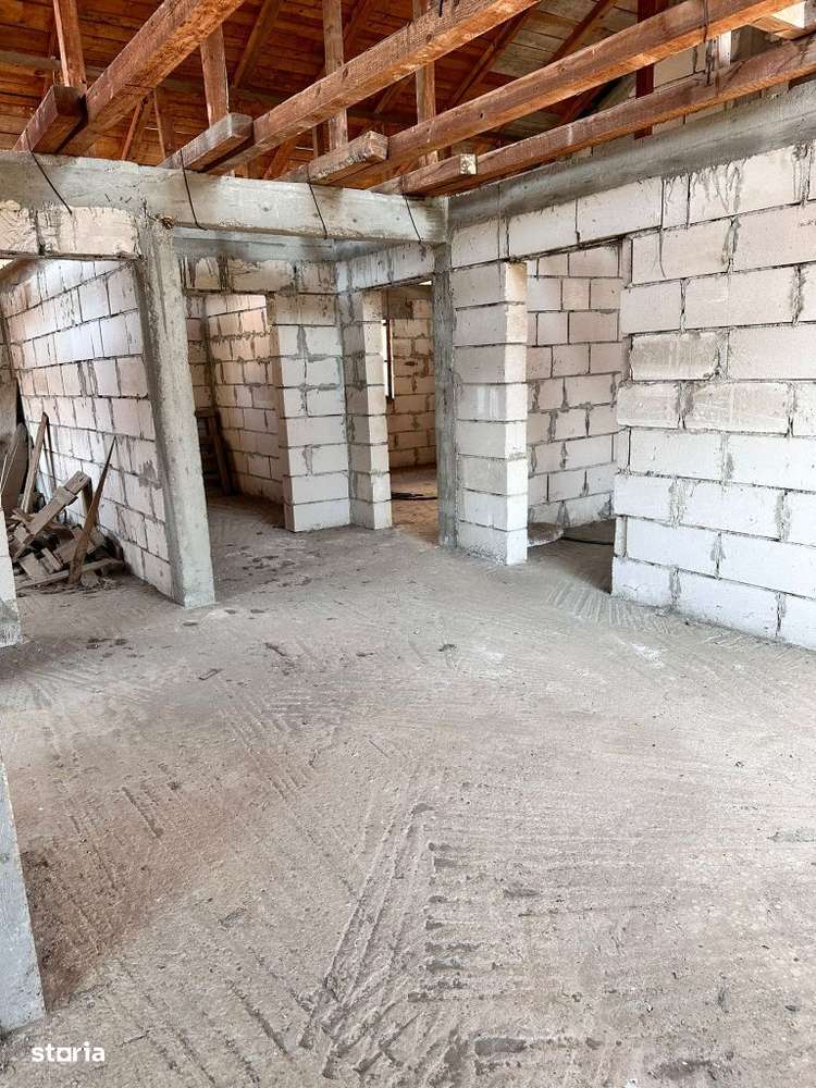 Casa cu 5 camere de vânzare în zona Vidin - Imagine principală: 2/12