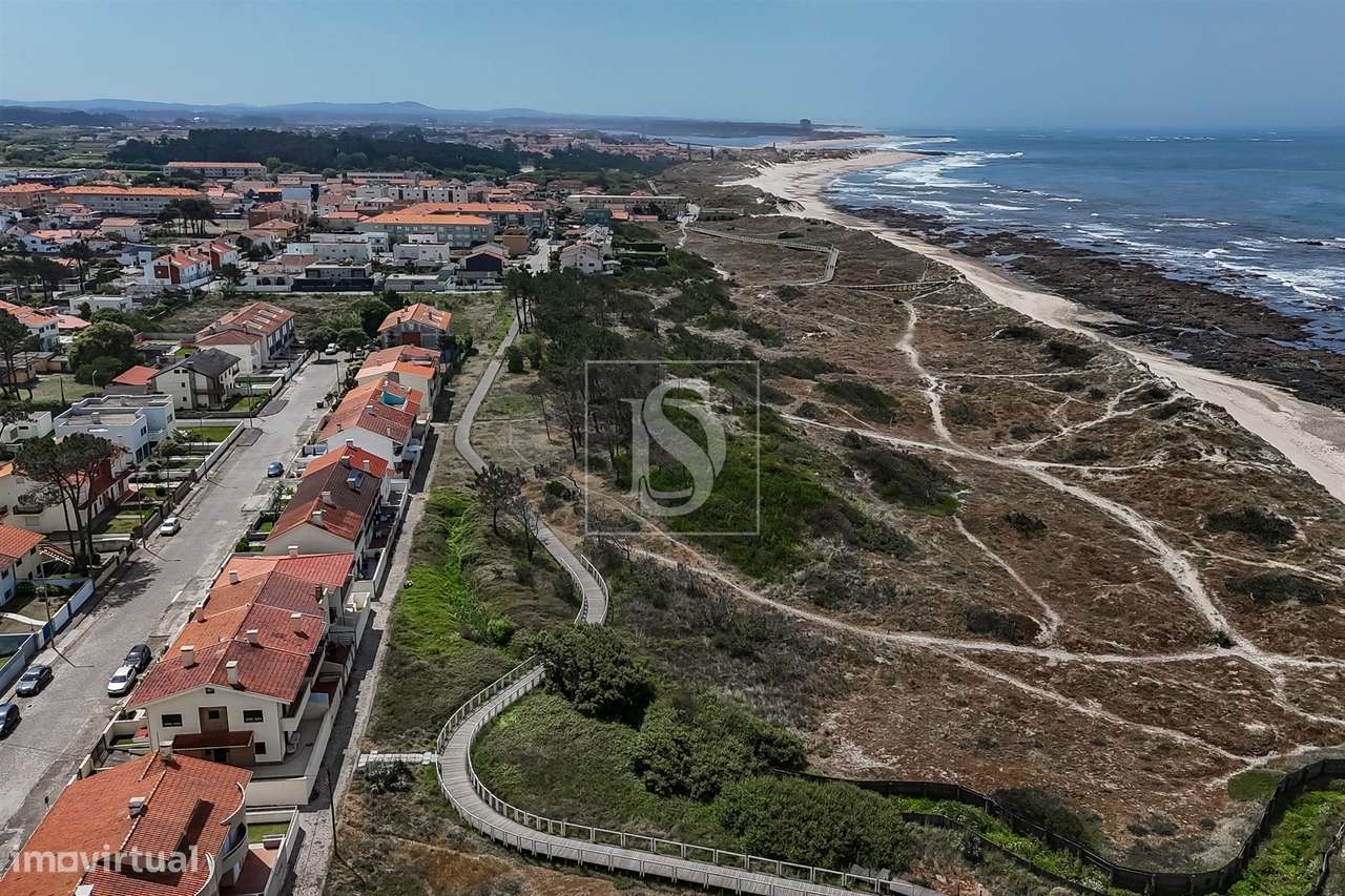 Moradia T3 na 1ª linha de praia, em Cepães, Esposende-13