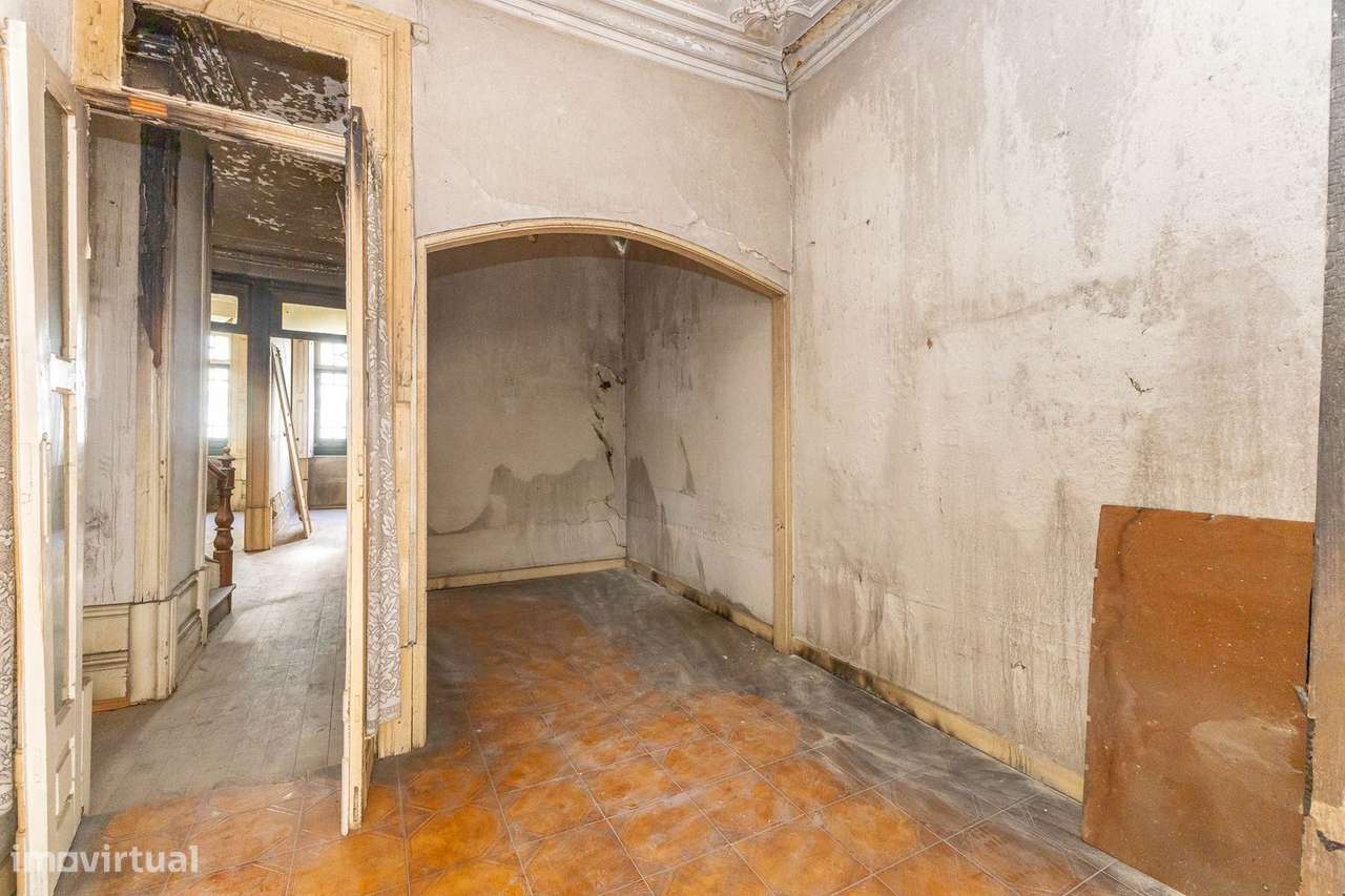 Andar Moradia T4 Duplex para Renovar | Rua da Alegria no Porto |...-15