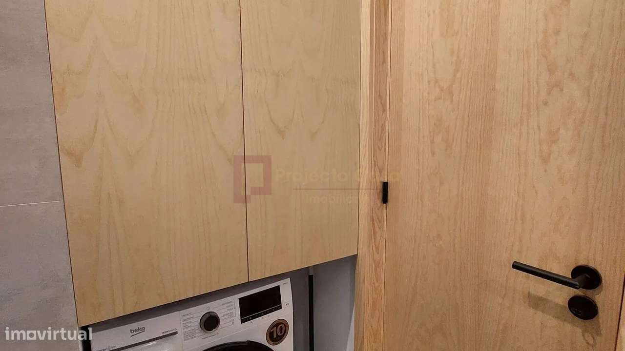 Apartamento T0+1 Mobilado Porto-17