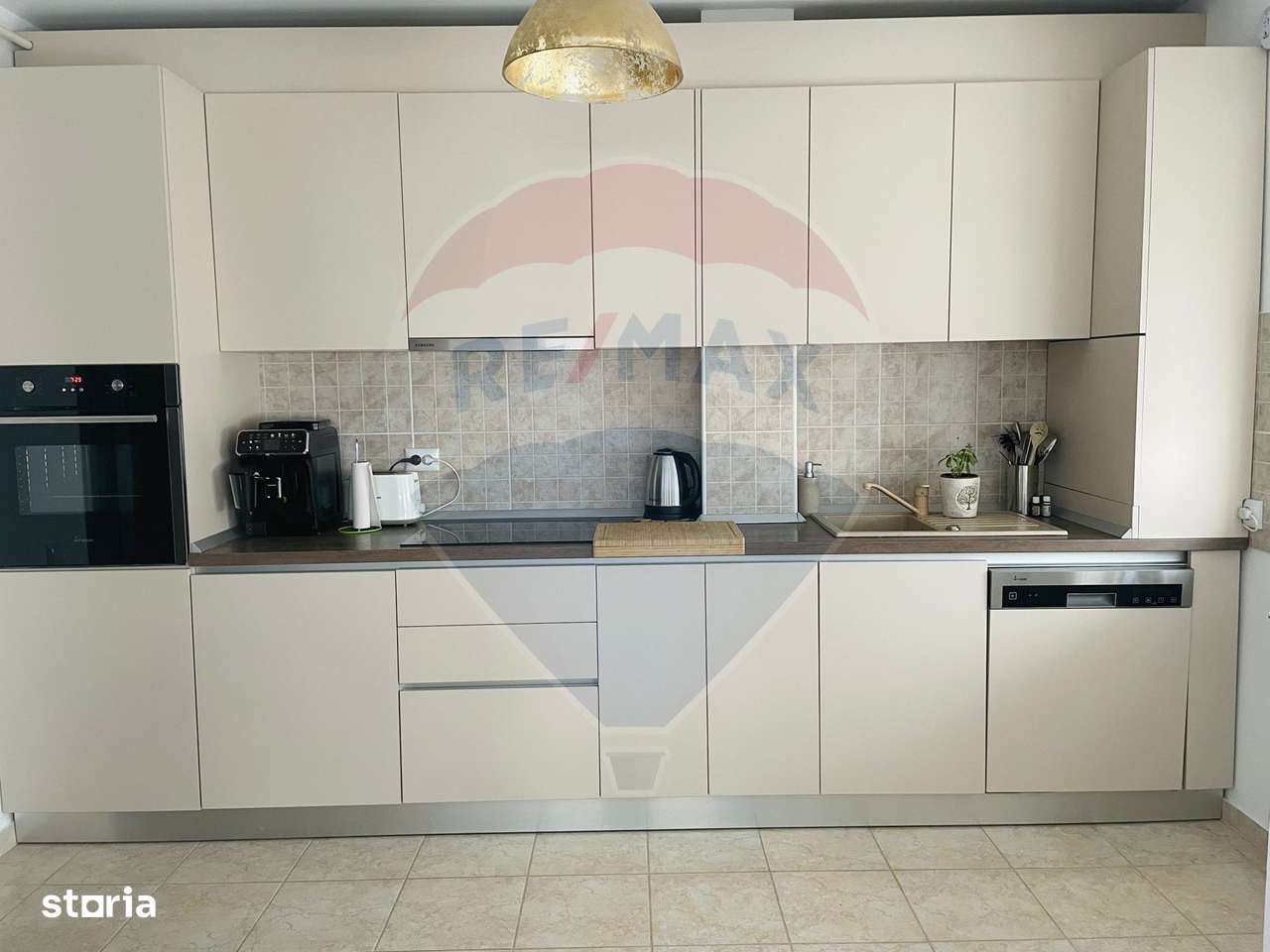 Apartament cu 2 camere de închiriat - Imagine principală: 2/7